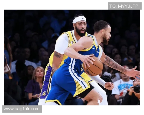 勇士与湖人精彩对决回放分析揭示比赛背后的战术与亮点 勇士与湖人精彩对决回放分析揭示比赛背后的战术与亮点