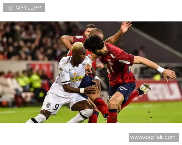 里尔与昂热对决分析球队状态战术布局及历史交锋记录探讨